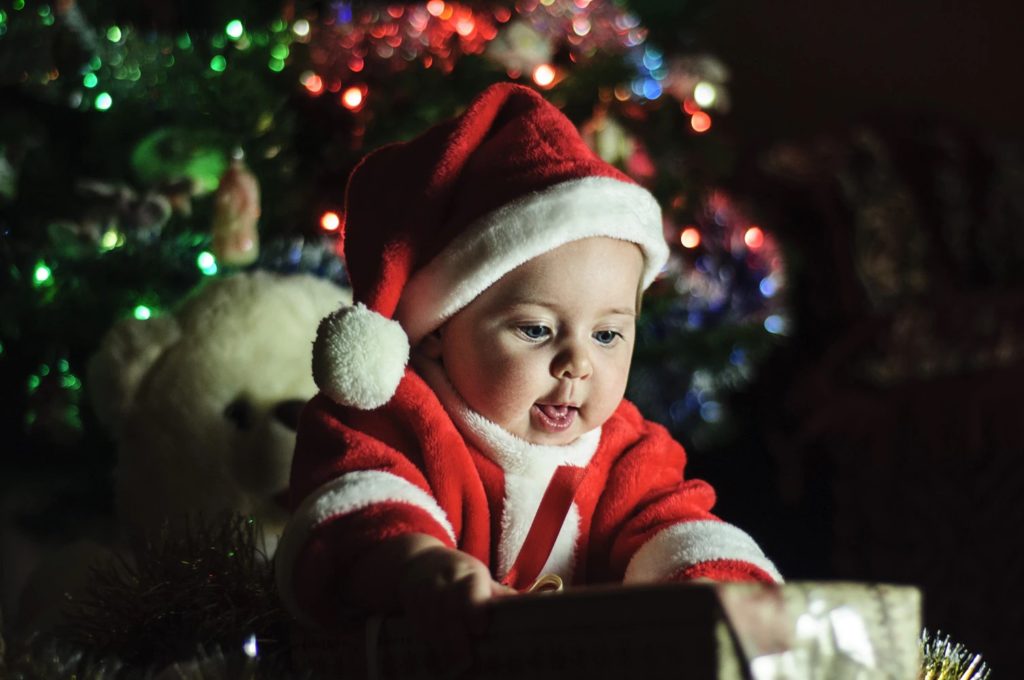 クリスマス衣装を赤ちゃんに着せて可愛い写真撮っちゃいましょ♪